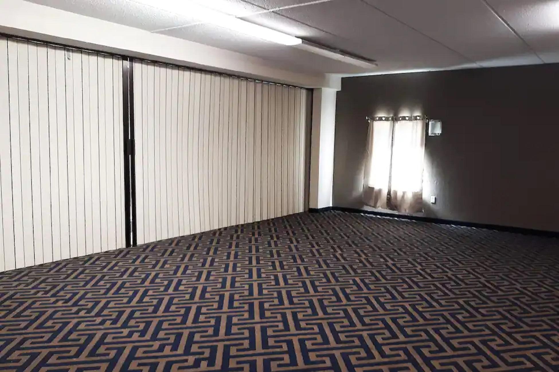 Econo Lodge ฟอร์เรสซิตี้ ภายนอก รูปภาพ