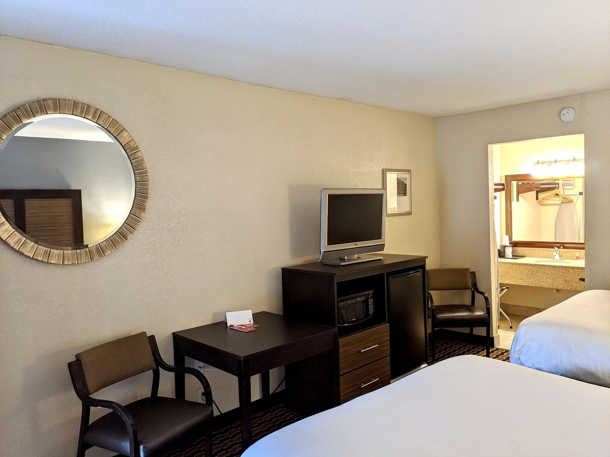 Econo Lodge ฟอร์เรสซิตี้ ภายนอก รูปภาพ